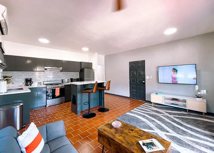 Deany'S Uptop Luxury Suite